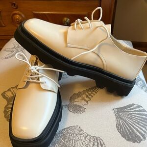 NWOT Anthropologie Oxford shoes size 9